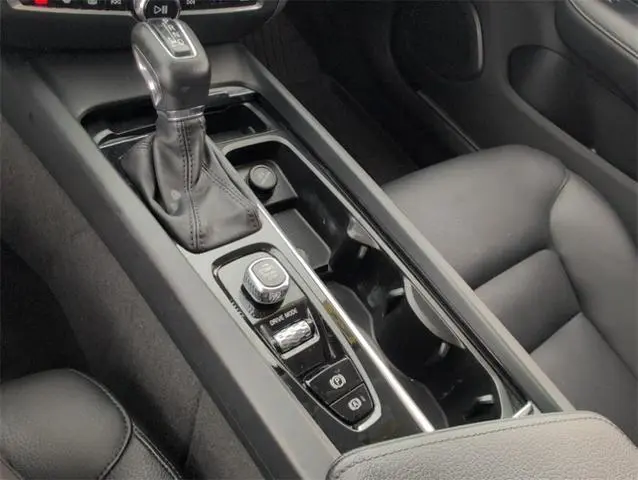 2021 Volvo V60 Cross Country T5