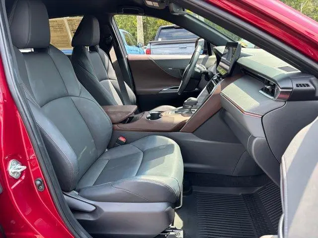 2023 Toyota Venza XLE