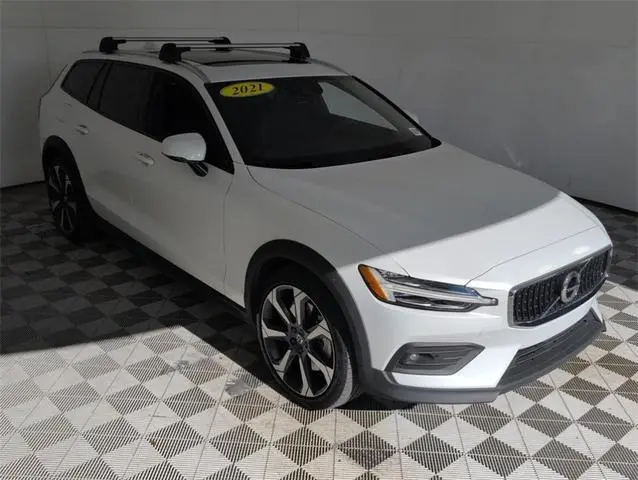 2021 Volvo V60 Cross Country T5