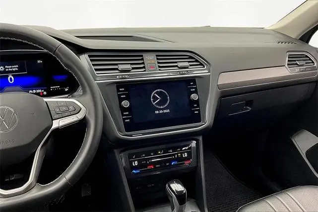 Volkswagen Tiguan 2.0T SE