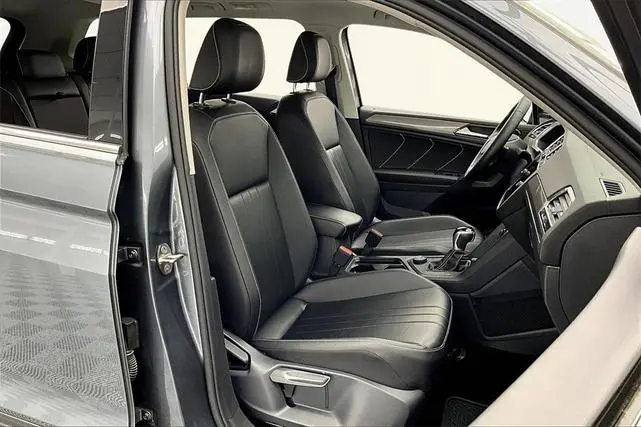 Volkswagen Tiguan 2.0T SE