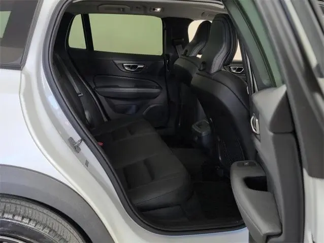 2021 Volvo V60 Cross Country T5