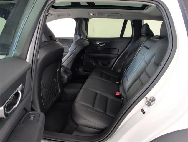2021 Volvo V60 Cross Country T5