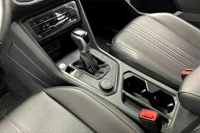 Volkswagen Tiguan 2.0T SE