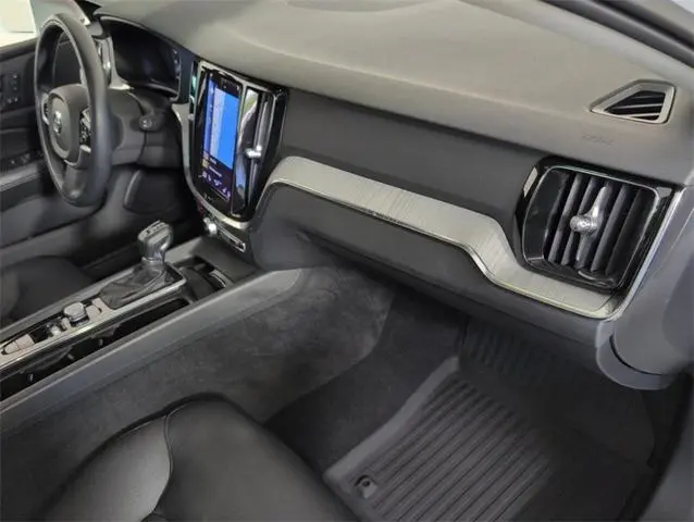2021 Volvo V60 Cross Country T5
