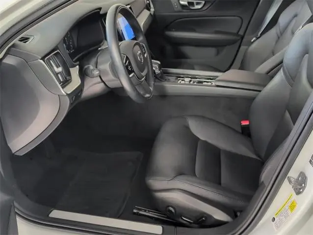 2021 Volvo V60 Cross Country T5