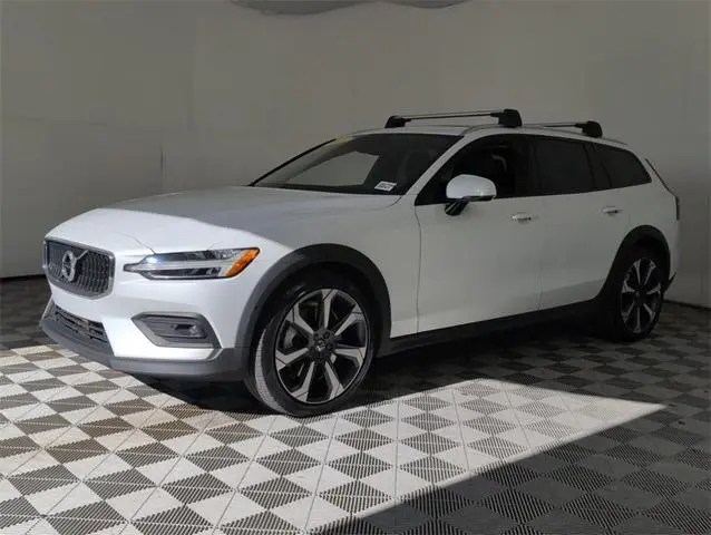 2021 Volvo V60 Cross Country T5