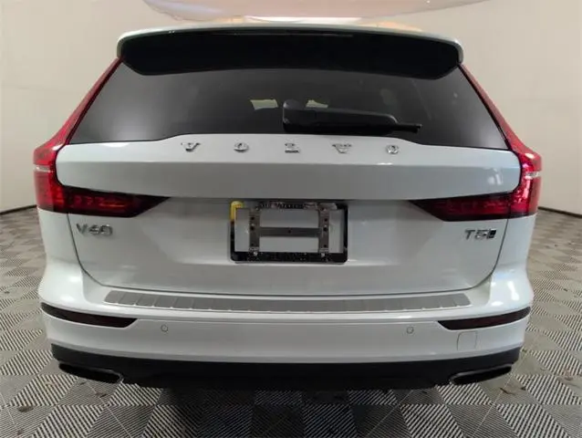 2021 Volvo V60 Cross Country T5
