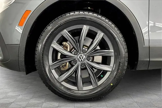 Volkswagen Tiguan 2.0T SE