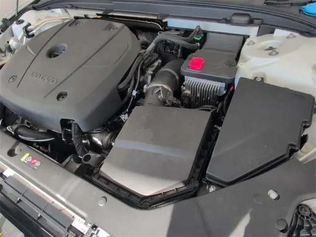 2021 Volvo V60 Cross Country T5