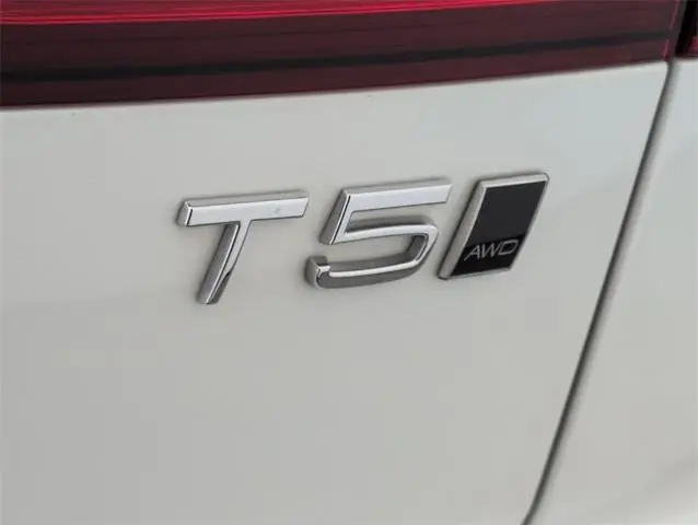2021 Volvo V60 Cross Country T5