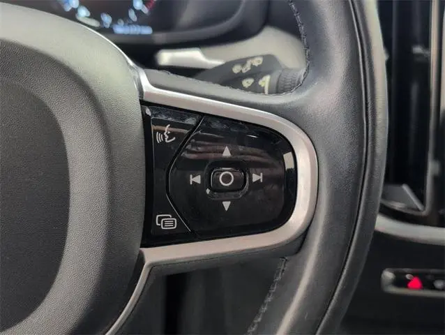 2021 Volvo V60 Cross Country T5